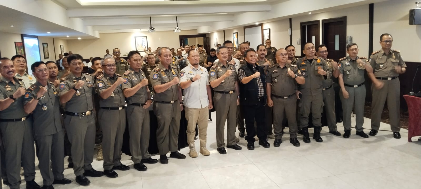 Rakor Evaluasi Pilkada 2024 dan Persiapan HUT Satpol PP & Satlinmas Tingkat Nasional 2025