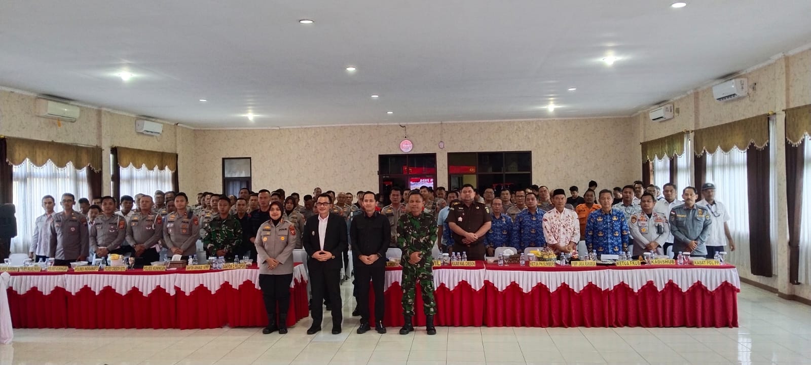 Kasatpol PP Kabupaten Cirebon Hadiri Rapat Koordinasi Lintas Sektoral Operasi Lilin Lodaya 2024 di Polresta Cirebon