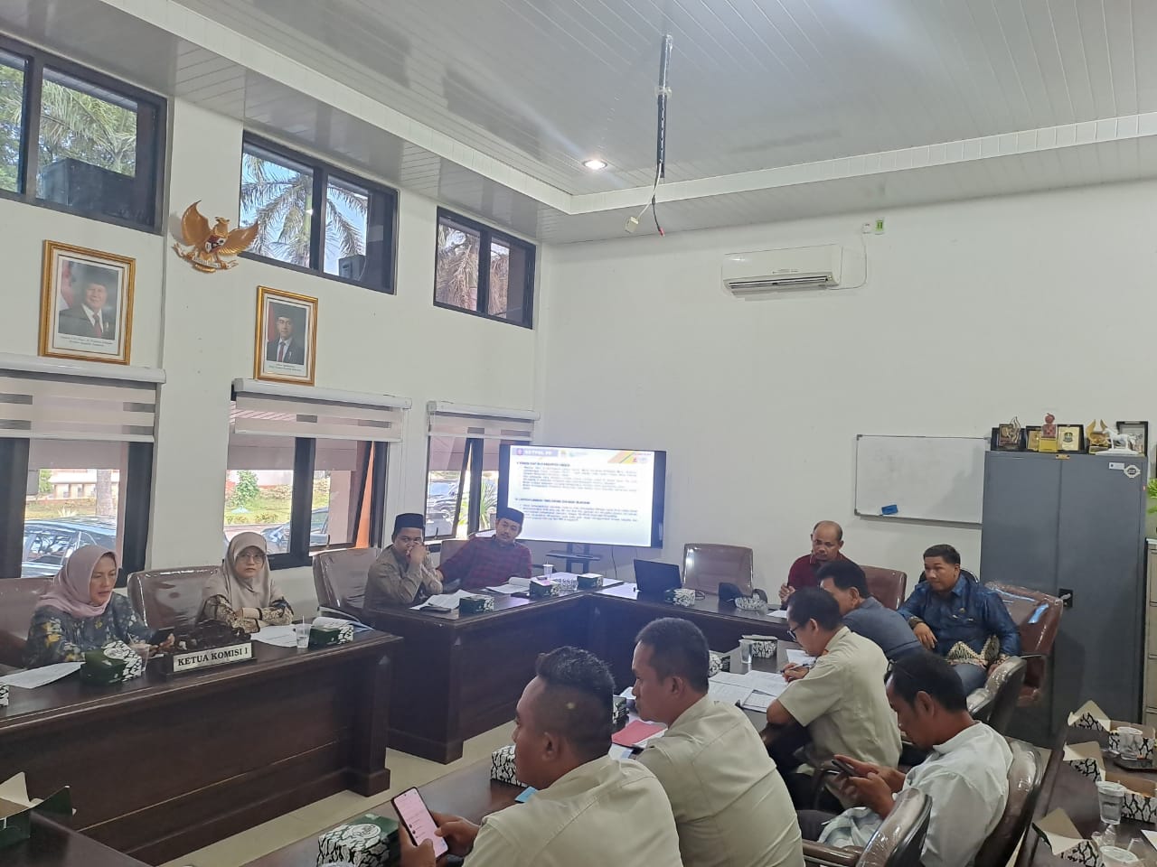 Kepala Satpol PP Kabupaten Cirebon Bersama Jajaran Hadiri Rapat Kerja Komisi I DPRD